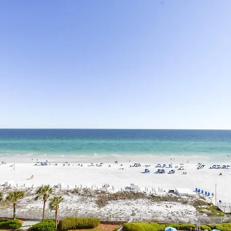 Silver Beach Towers E704